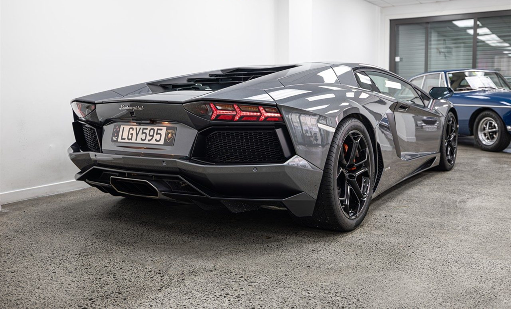 2012 Lamborghini Aventador LP700-4