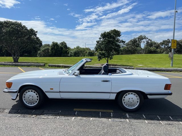 1988 Mercedes-Benz 300 SL Cabriolet