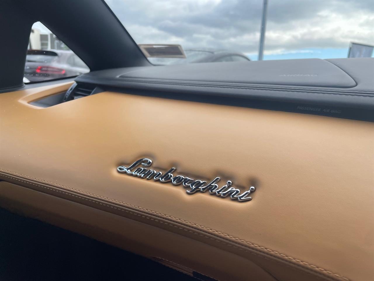 2012 Lamborghini Aventador LP700-4