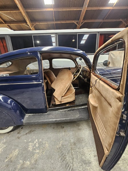 1939 Ford Deluxe Sloper