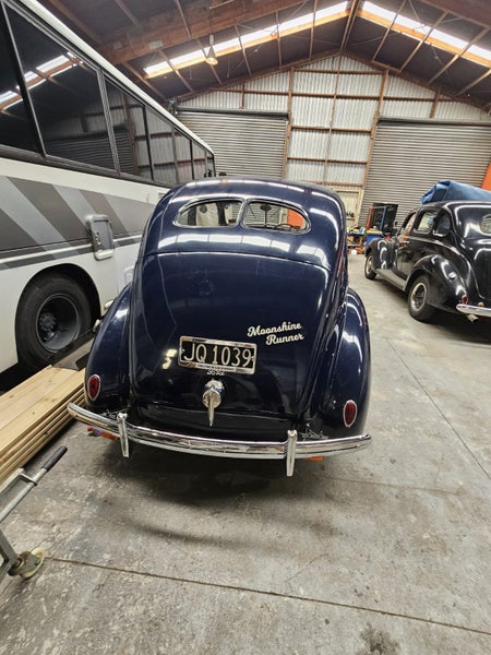 1939 Ford Deluxe Sloper