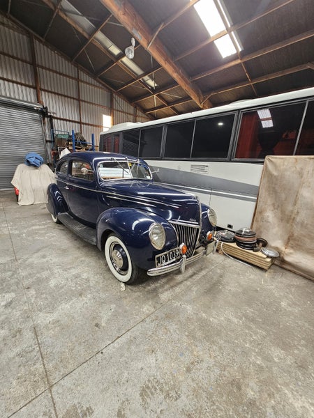 1939 Ford Deluxe Sloper