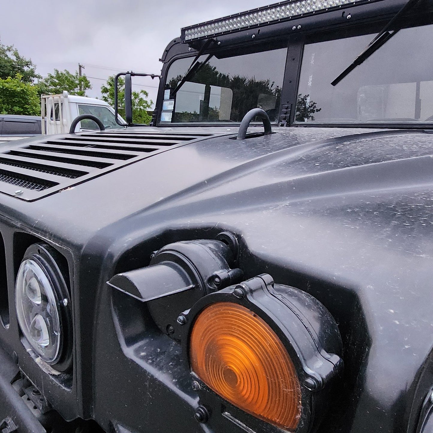 1991 Hummer M998