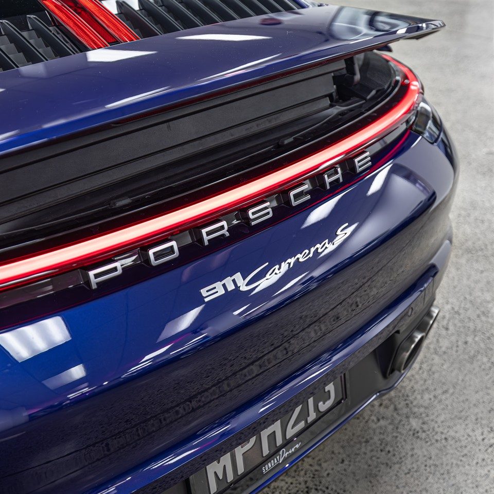 2019 Porsche 911 CARRERA