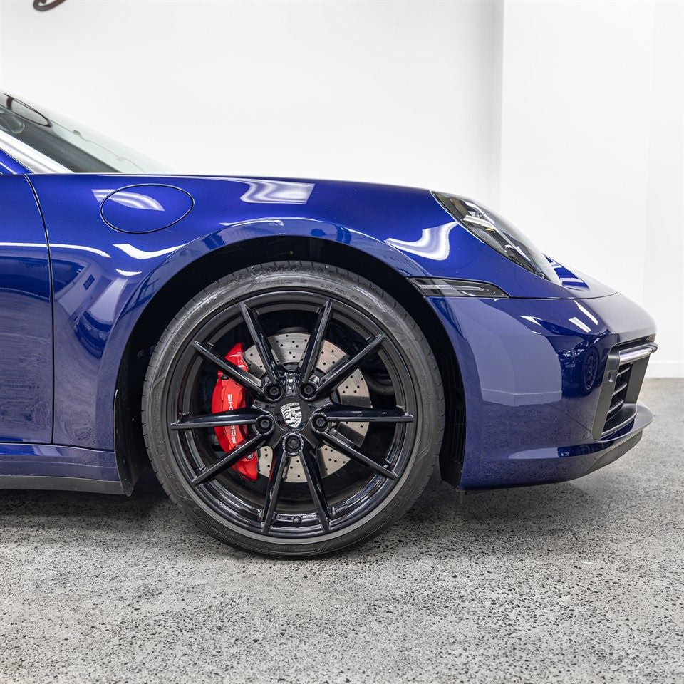 2019 Porsche 911 CARRERA