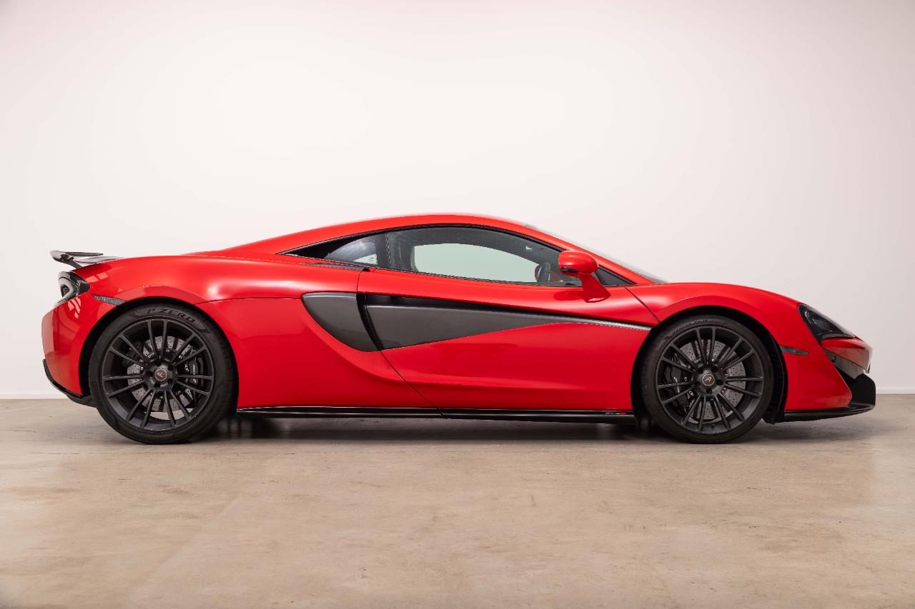 2016 McLaren 570S 3.8P/7AT/SP/2DR/2S