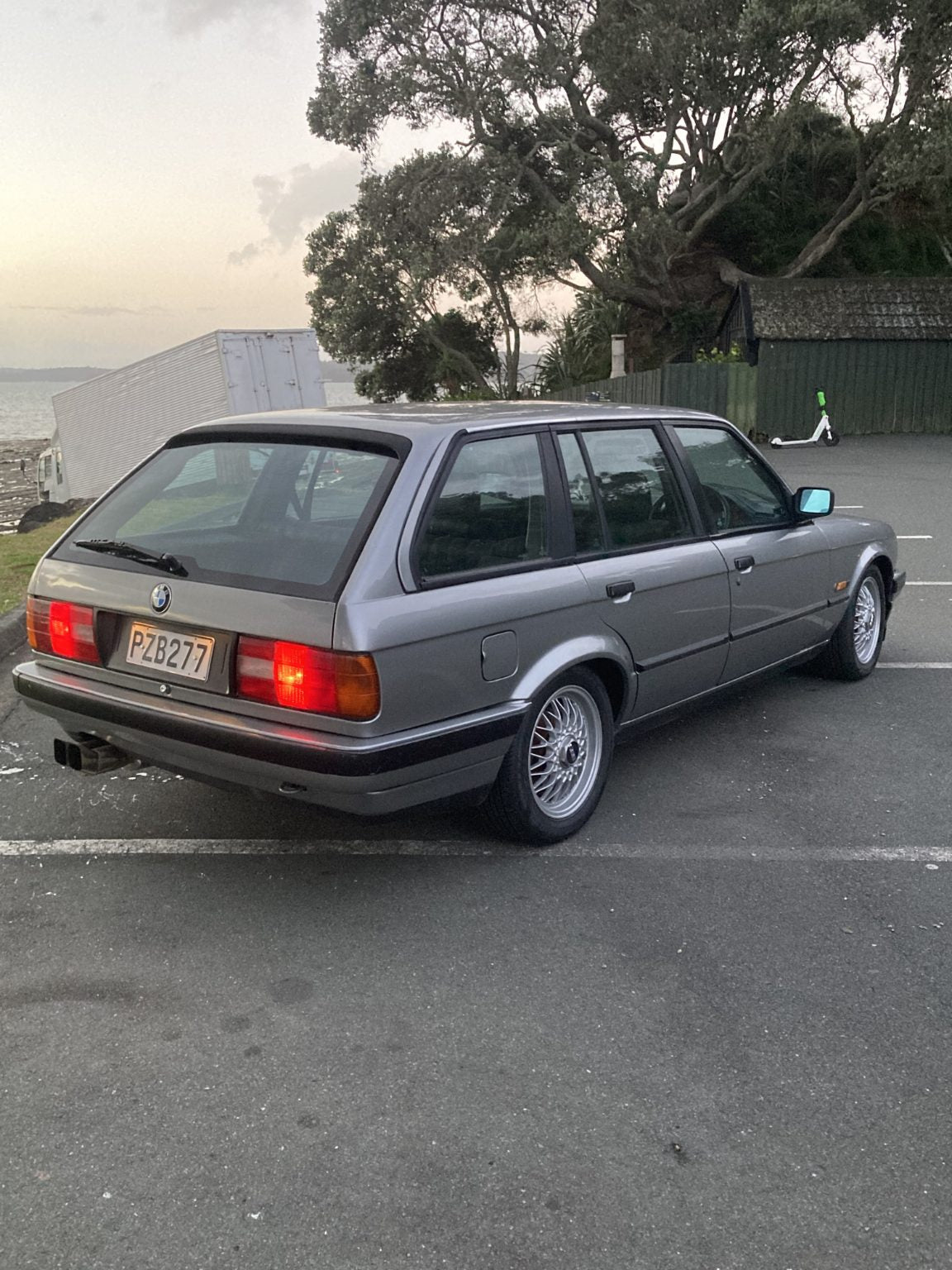 1988 BMW 320i
