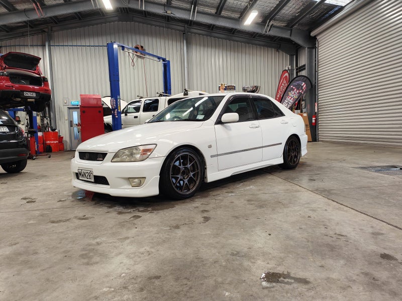1999 Toyota Altezza - White