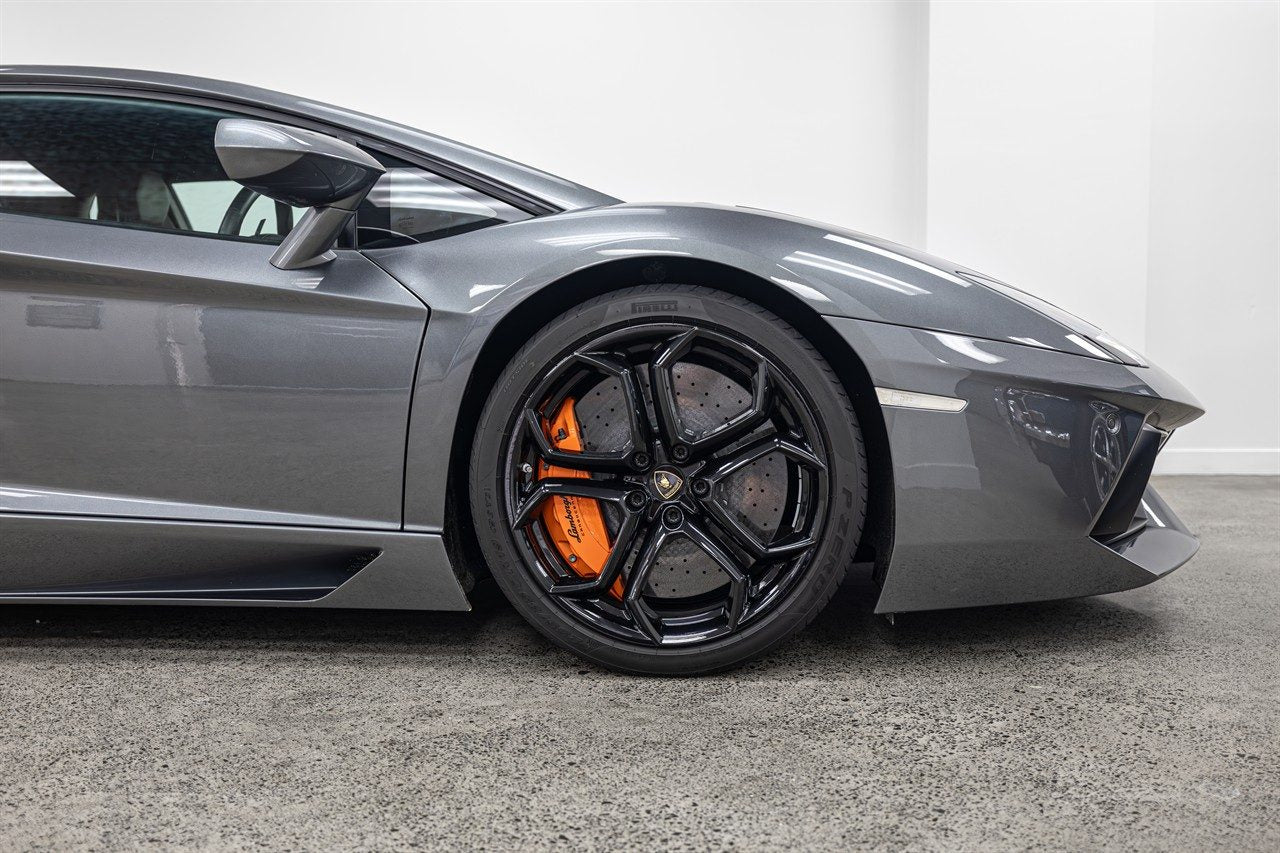 2012 Lamborghini Aventador LP700-4