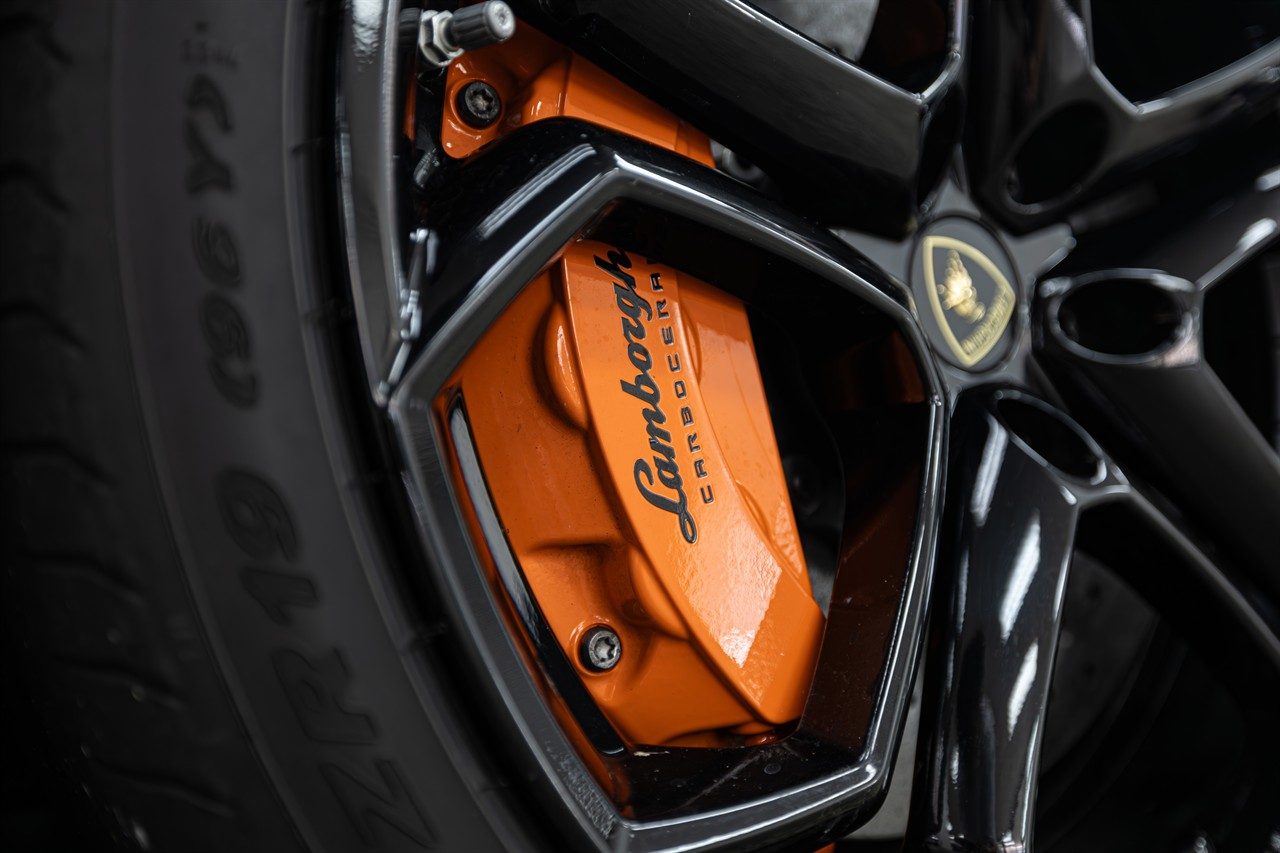 2012 Lamborghini Aventador LP700-4