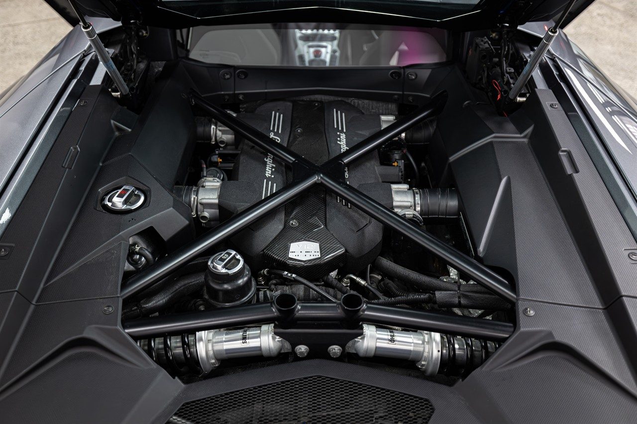 2012 Lamborghini Aventador LP700-4