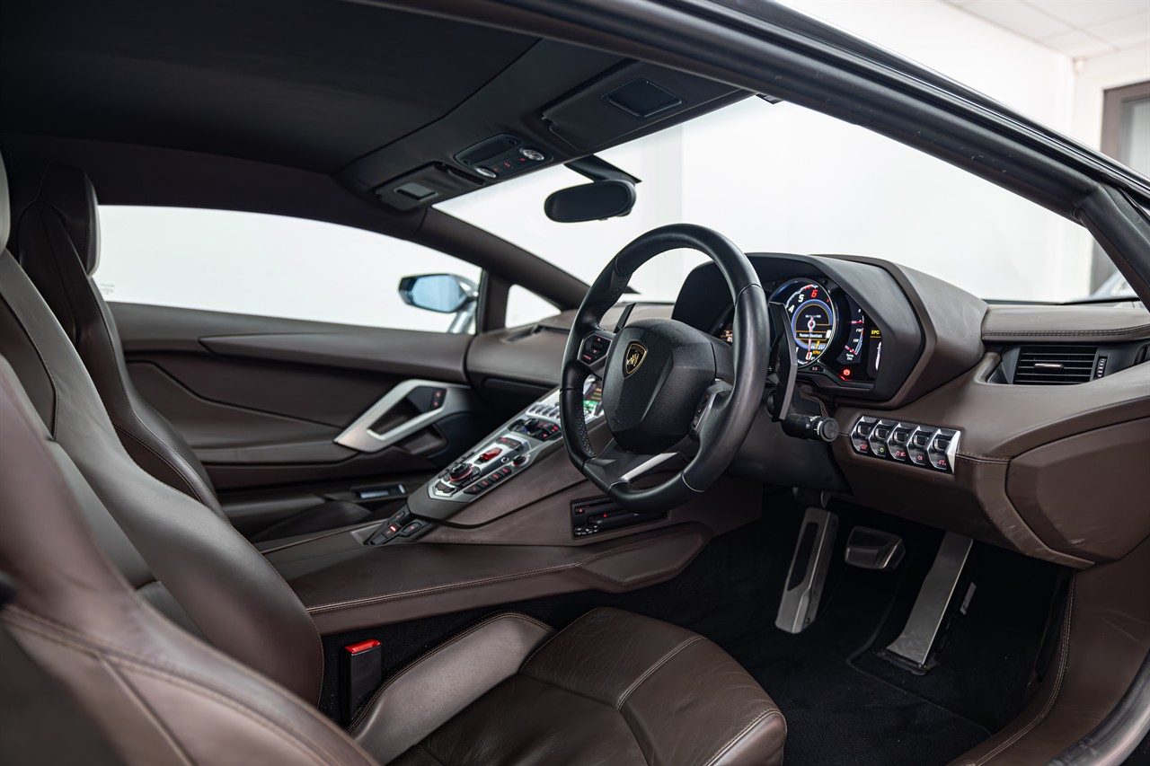 2012 Lamborghini Aventador LP700-4