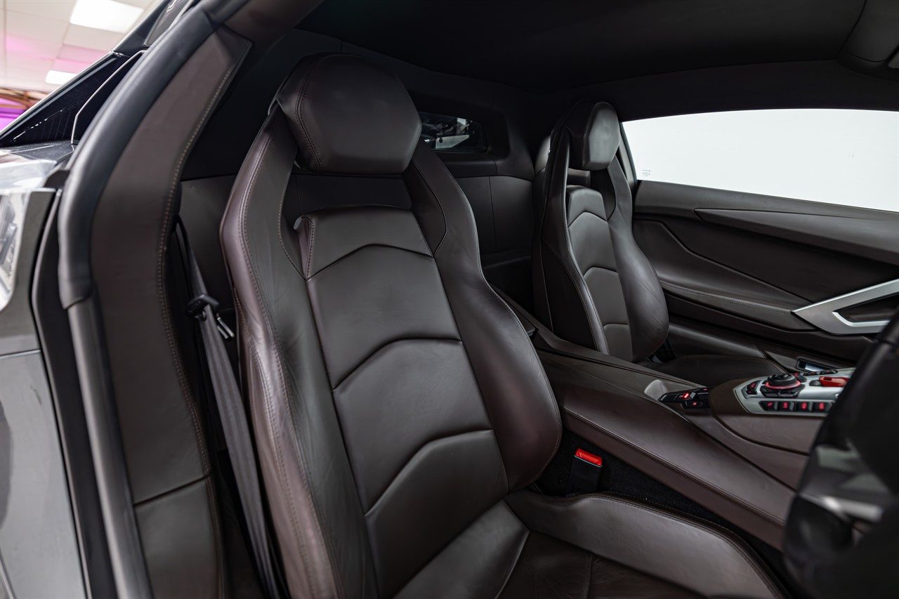 2012 Lamborghini Aventador LP700-4