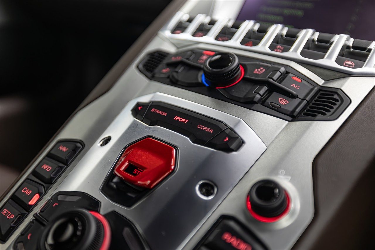 2012 Lamborghini Aventador LP700-4
