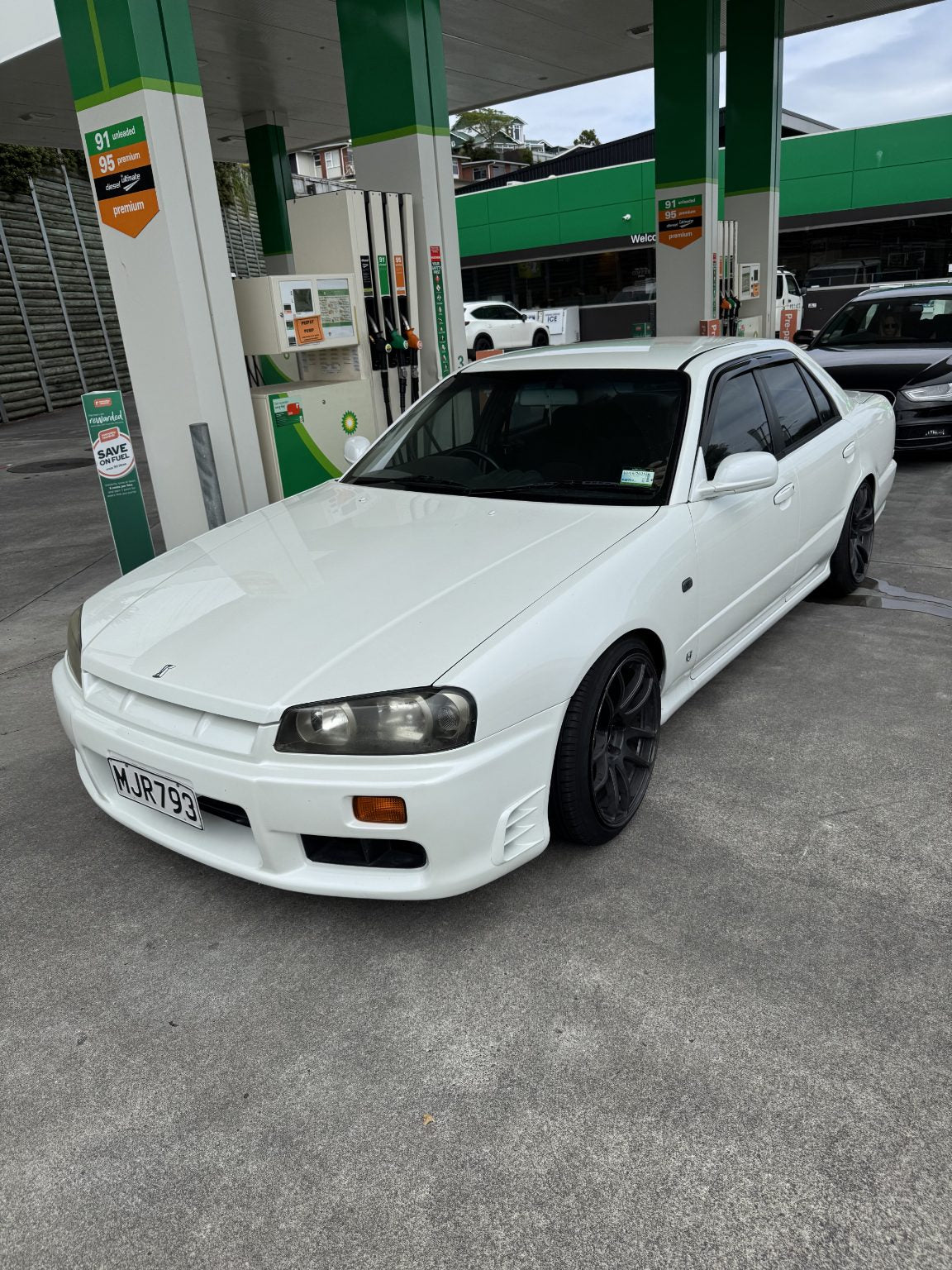 1998 Nissan Skyline GTT - Sedan