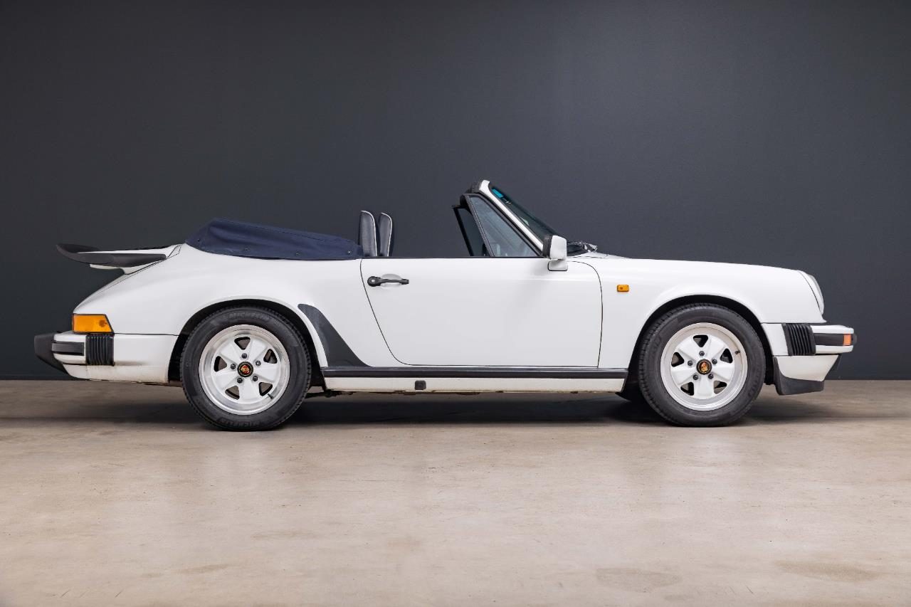 1989 Porsche 911 Carrera 3.2 Cabriolet