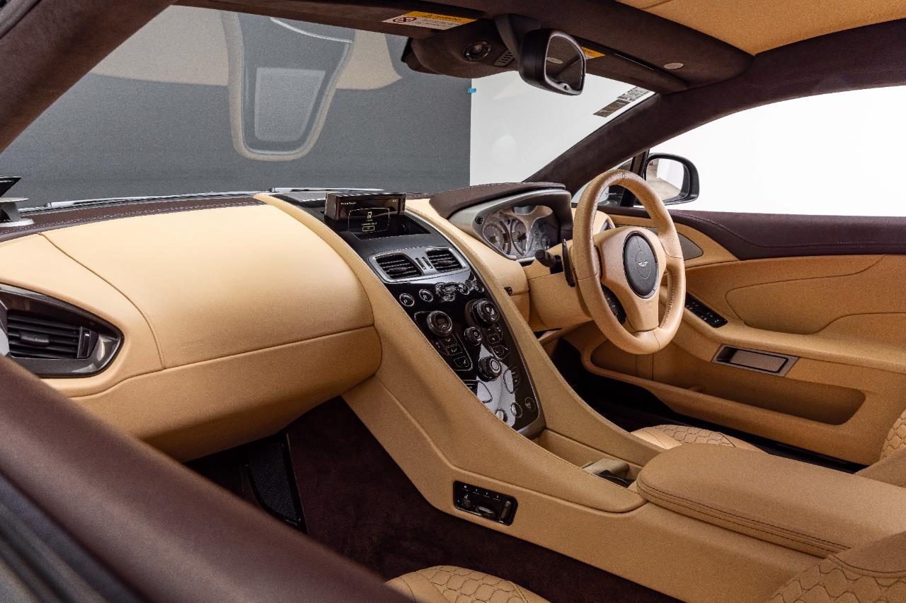 2013 Aston Martin Vanquish Coupe