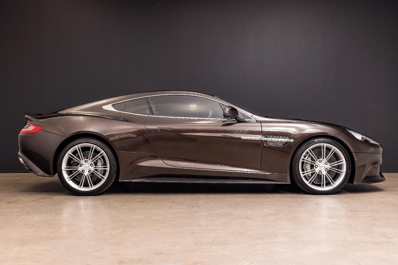 2013 Aston Martin Vanquish Coupe