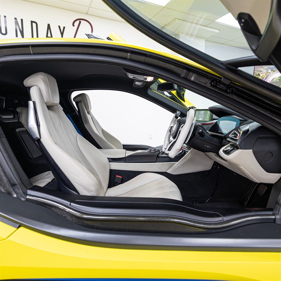 2016 BMW i8 M-SPORT COUPE