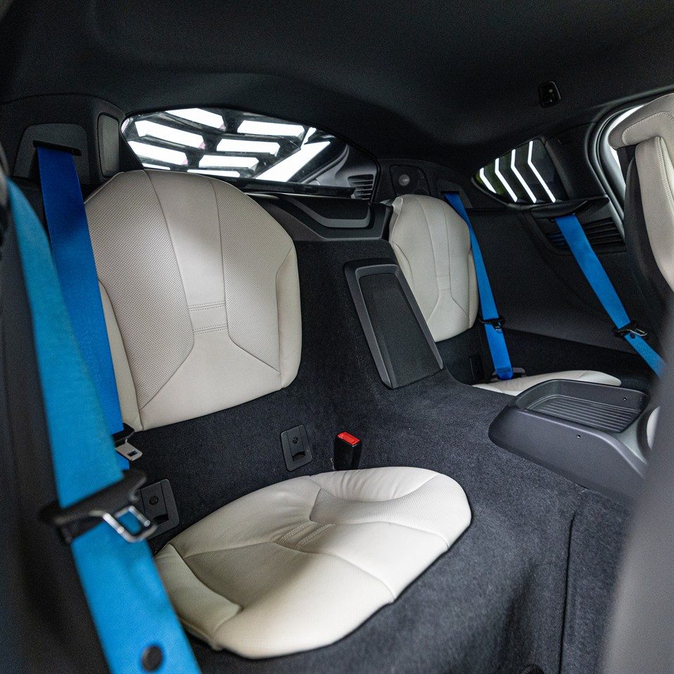 2016 BMW i8 M-SPORT COUPE