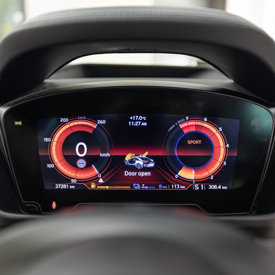 2016 BMW i8 M-SPORT COUPE