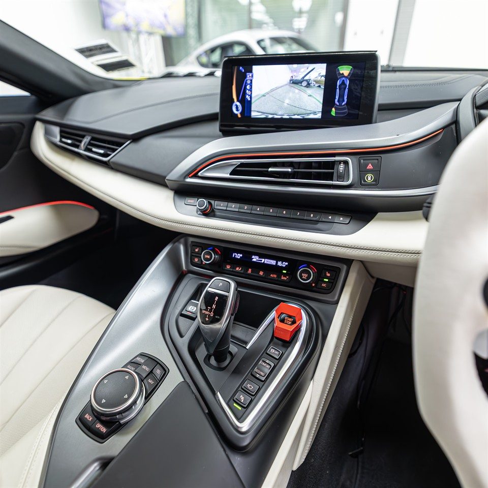 2016 BMW i8 M-SPORT COUPE