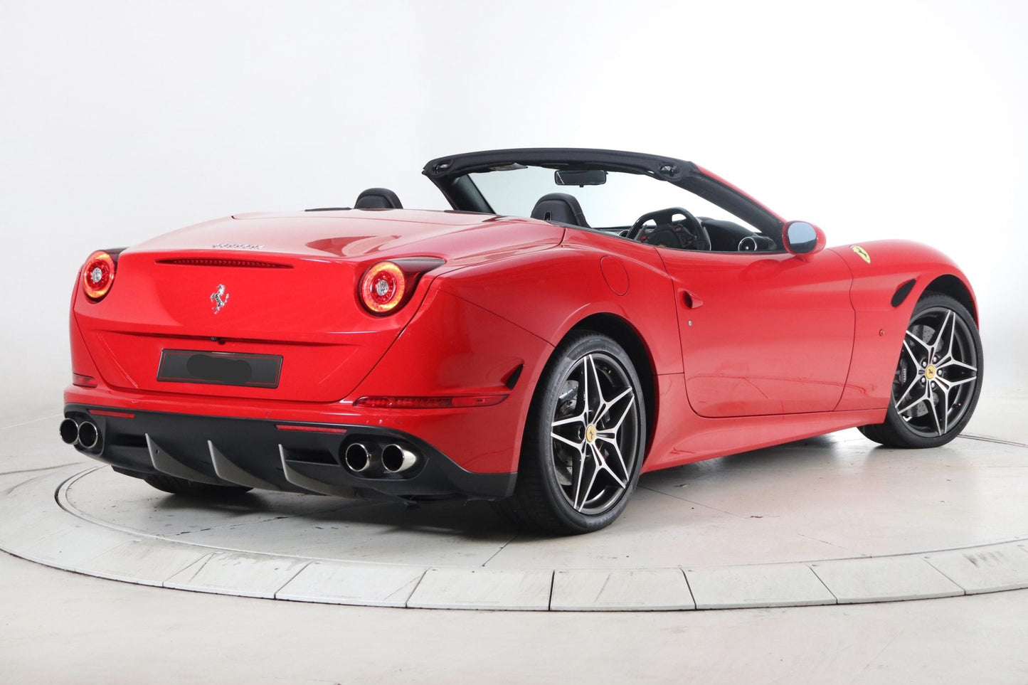 2016 Ferrari California T
