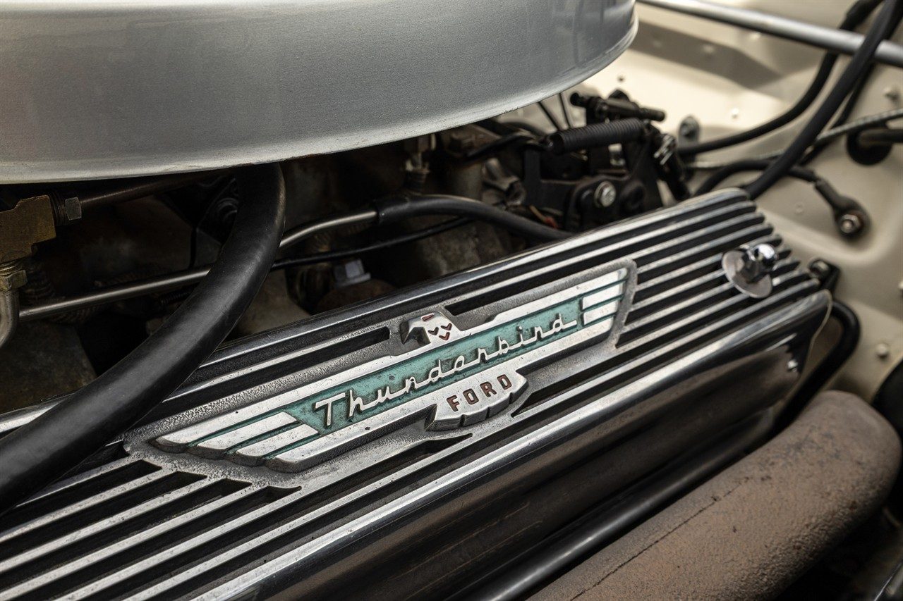 1957 Ford Thunderbird