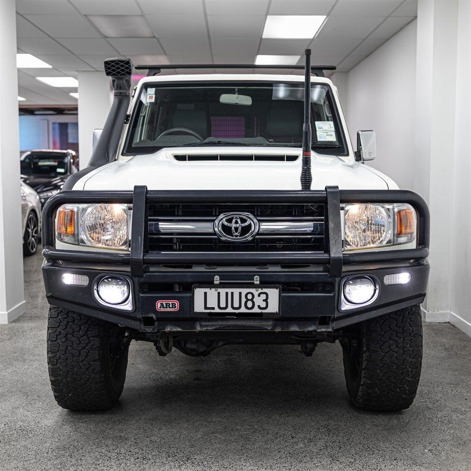2018 Toyota Land Cruiser LX 4.5DT/4WD/5MT