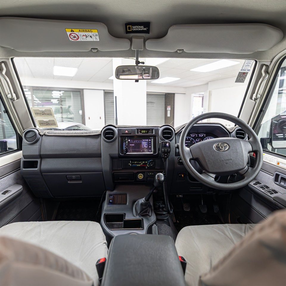 2018 Toyota Land Cruiser LX 4.5DT/4WD/5MT
