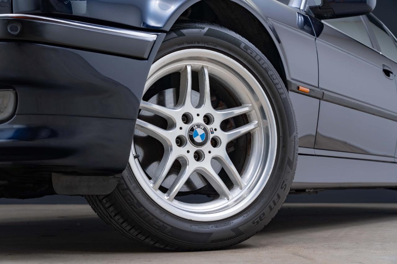 2000 BMW 740i