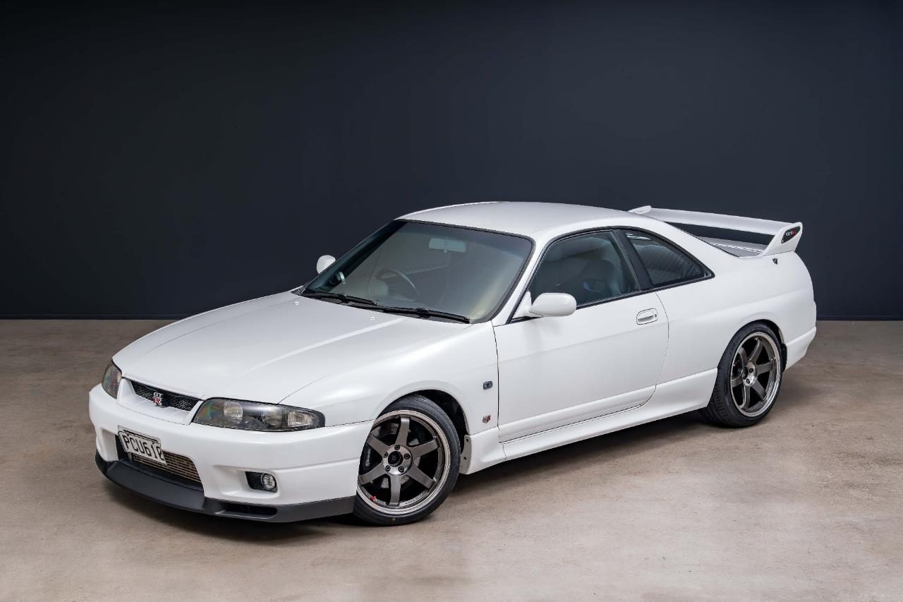 1995 Nissan Skyline GT-R V-Spec (R33)