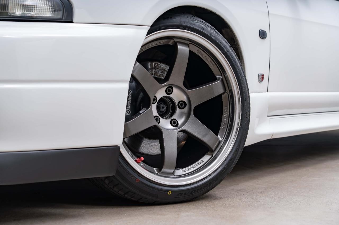 1995 Nissan Skyline GT-R V-Spec (R33)