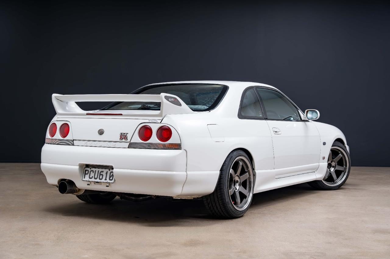 1995 Nissan Skyline GT-R V-Spec (R33)