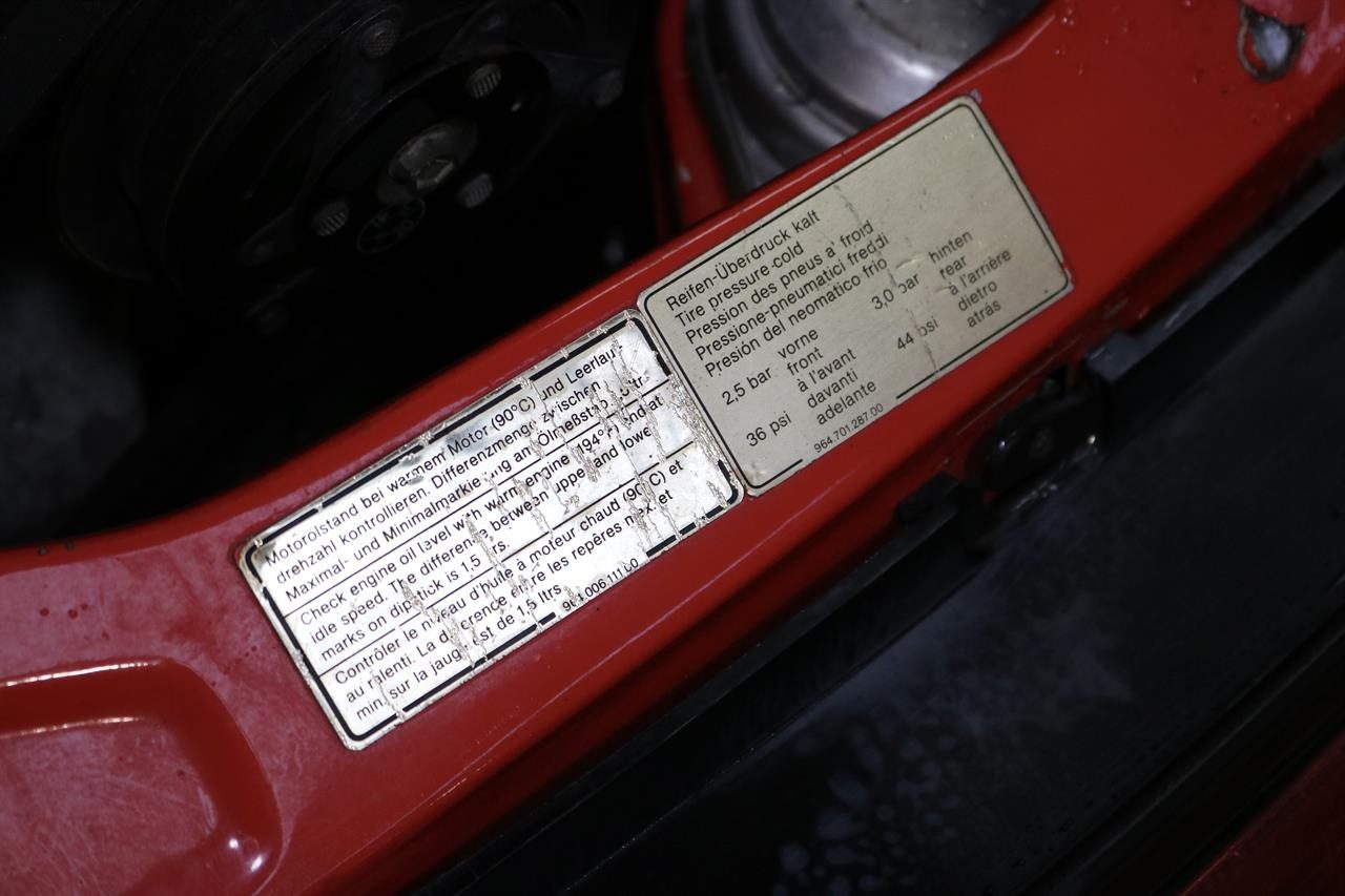 1991 Porsche 911 Carrera 2 Targa