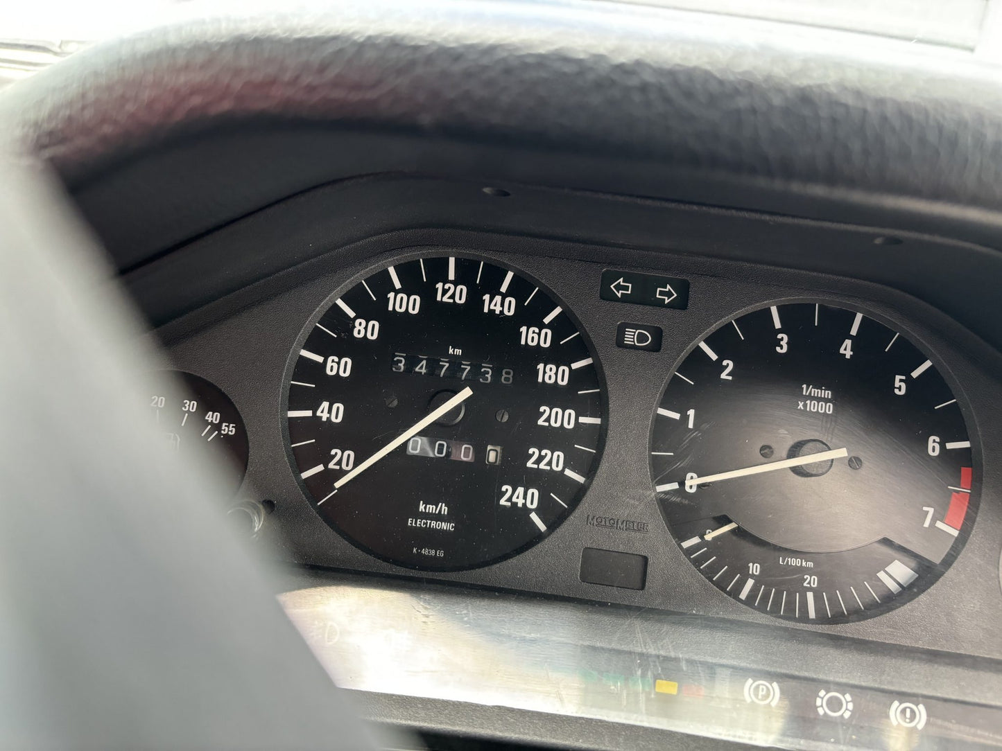 1988 BMW 320i