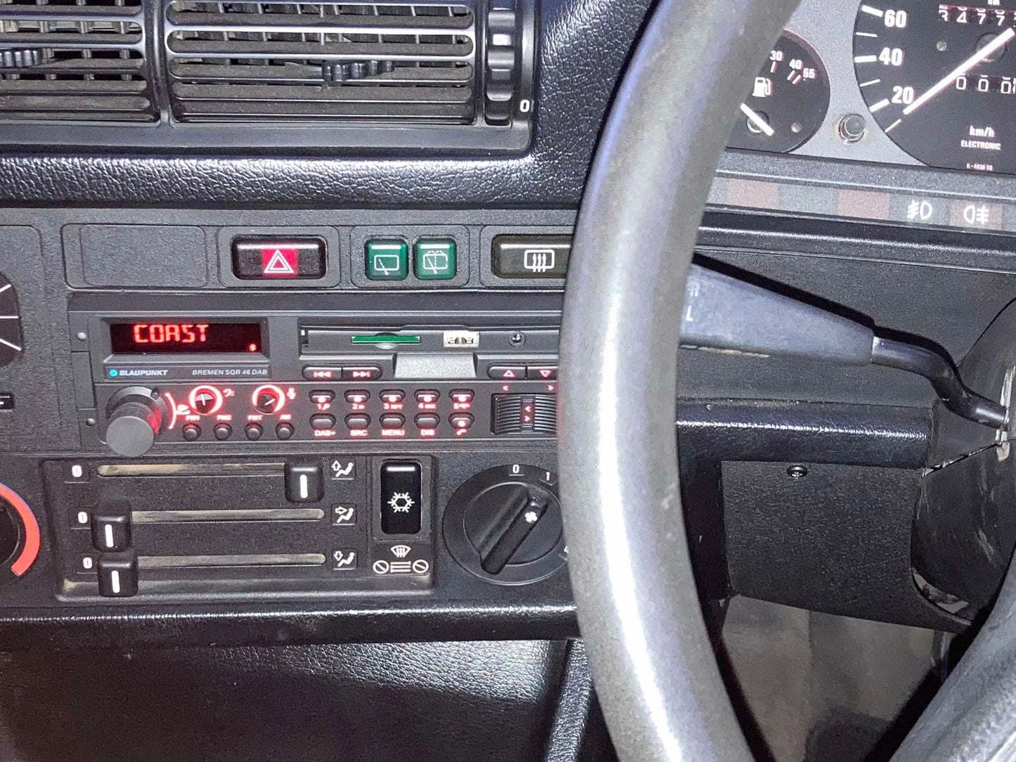 1988 BMW 320i
