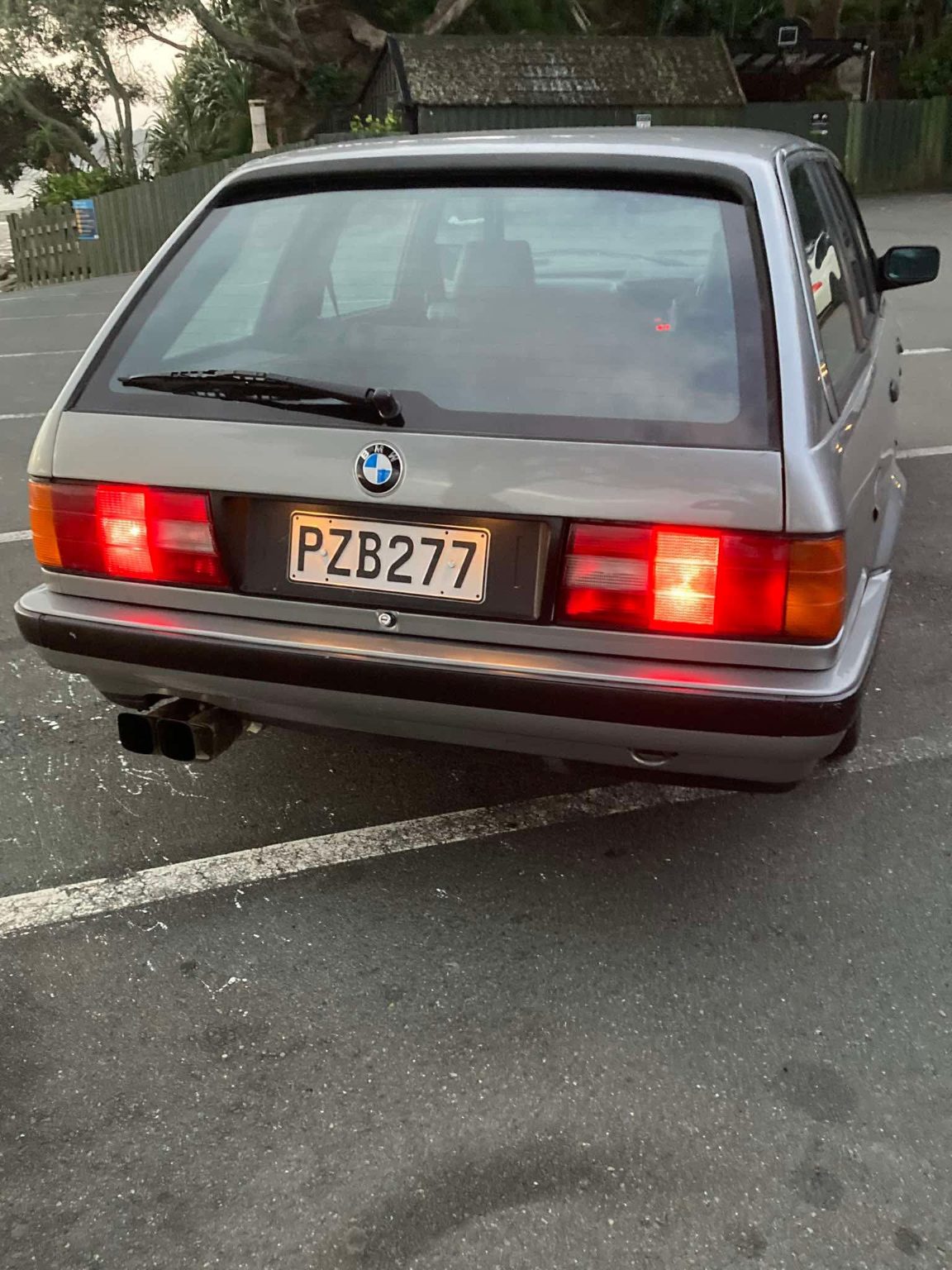1988 BMW 320i