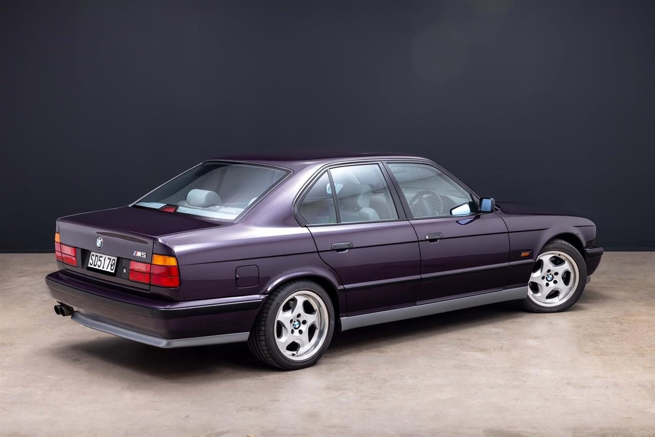 1992 BMW M5 SEDAN (E34)