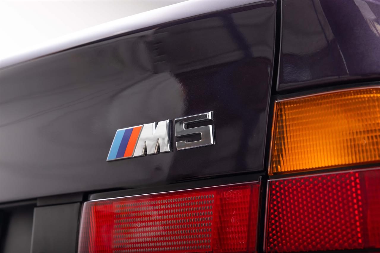 1992 BMW M5 SEDAN (E34)