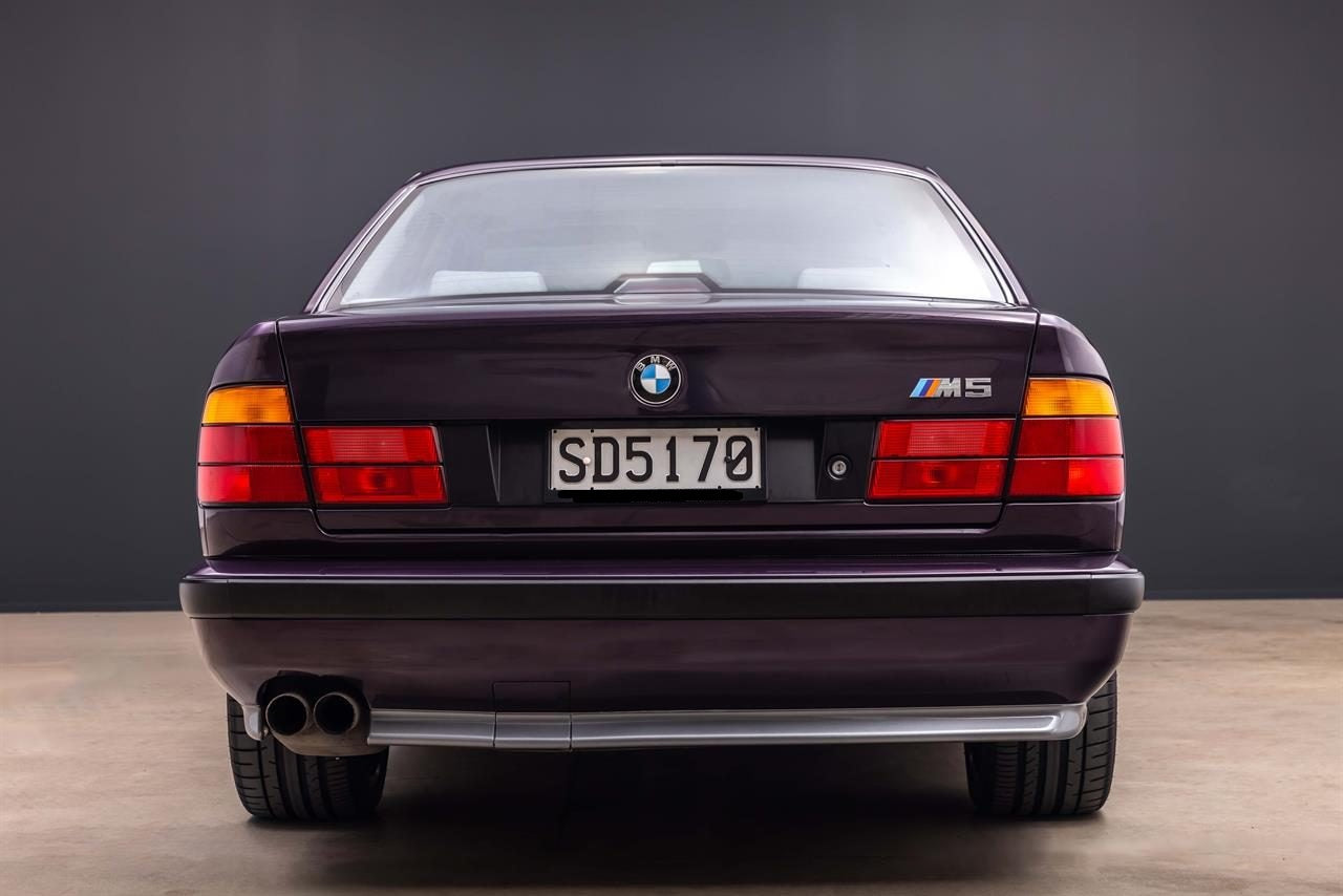 1992 BMW M5 SEDAN (E34)