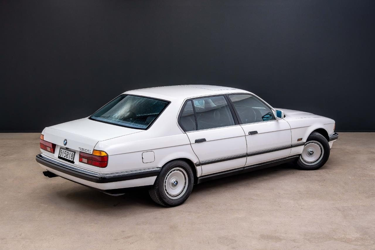 1989 BMW 750iL Sedan V12 (E32)