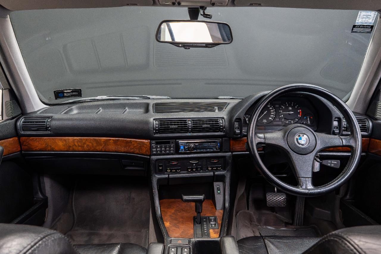 1989 BMW 750iL Sedan V12 (E32)