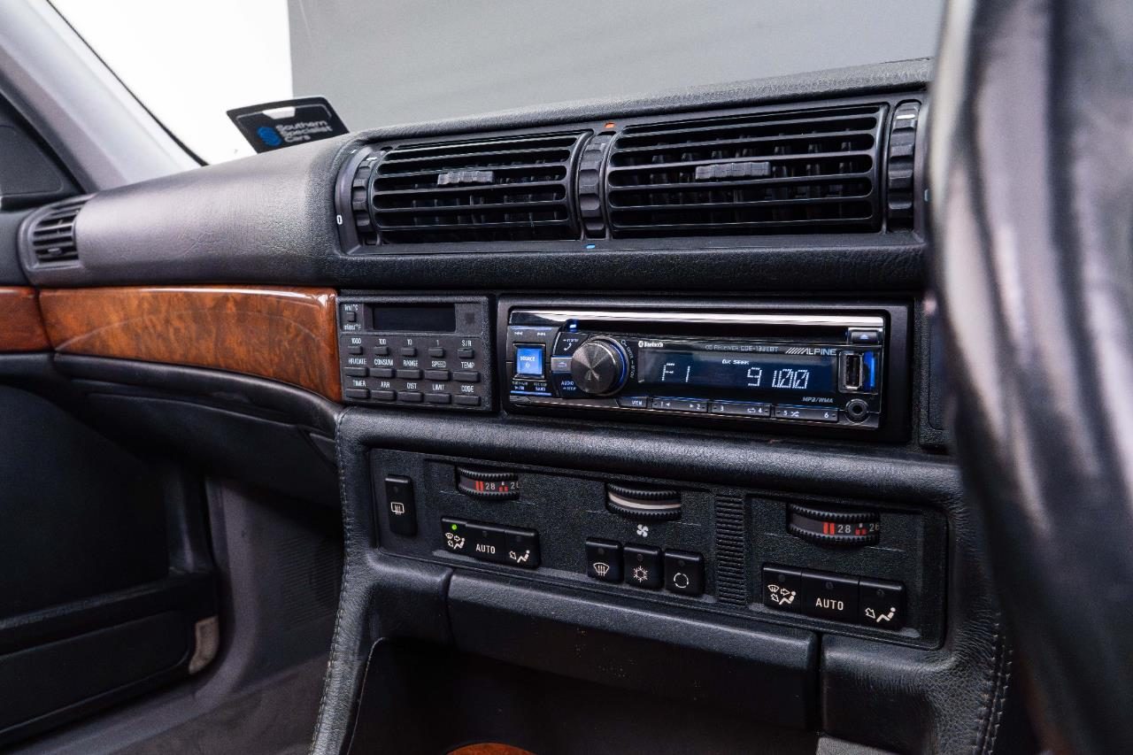 1989 BMW 750iL Sedan V12 (E32)