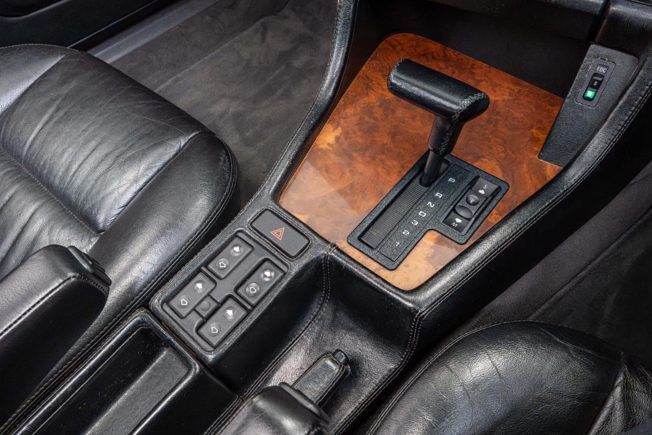 1989 BMW 750iL Sedan V12 (E32)
