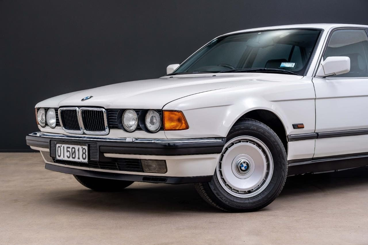 1989 BMW 750iL Sedan V12 (E32)