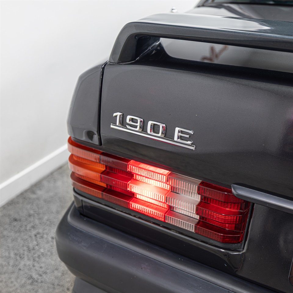 1989 Mercedes-Benz 190 E Cosworth 16-2.5L
