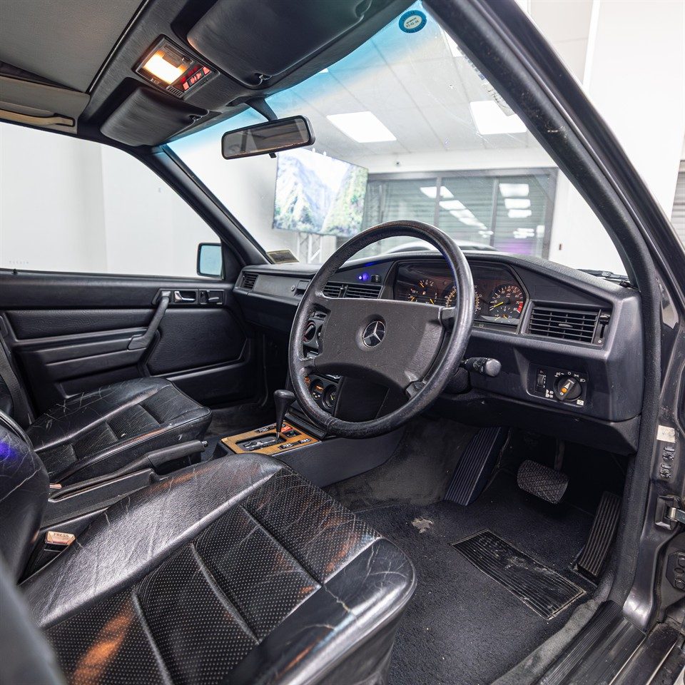 1989 Mercedes-Benz 190 E Cosworth 16-2.5L