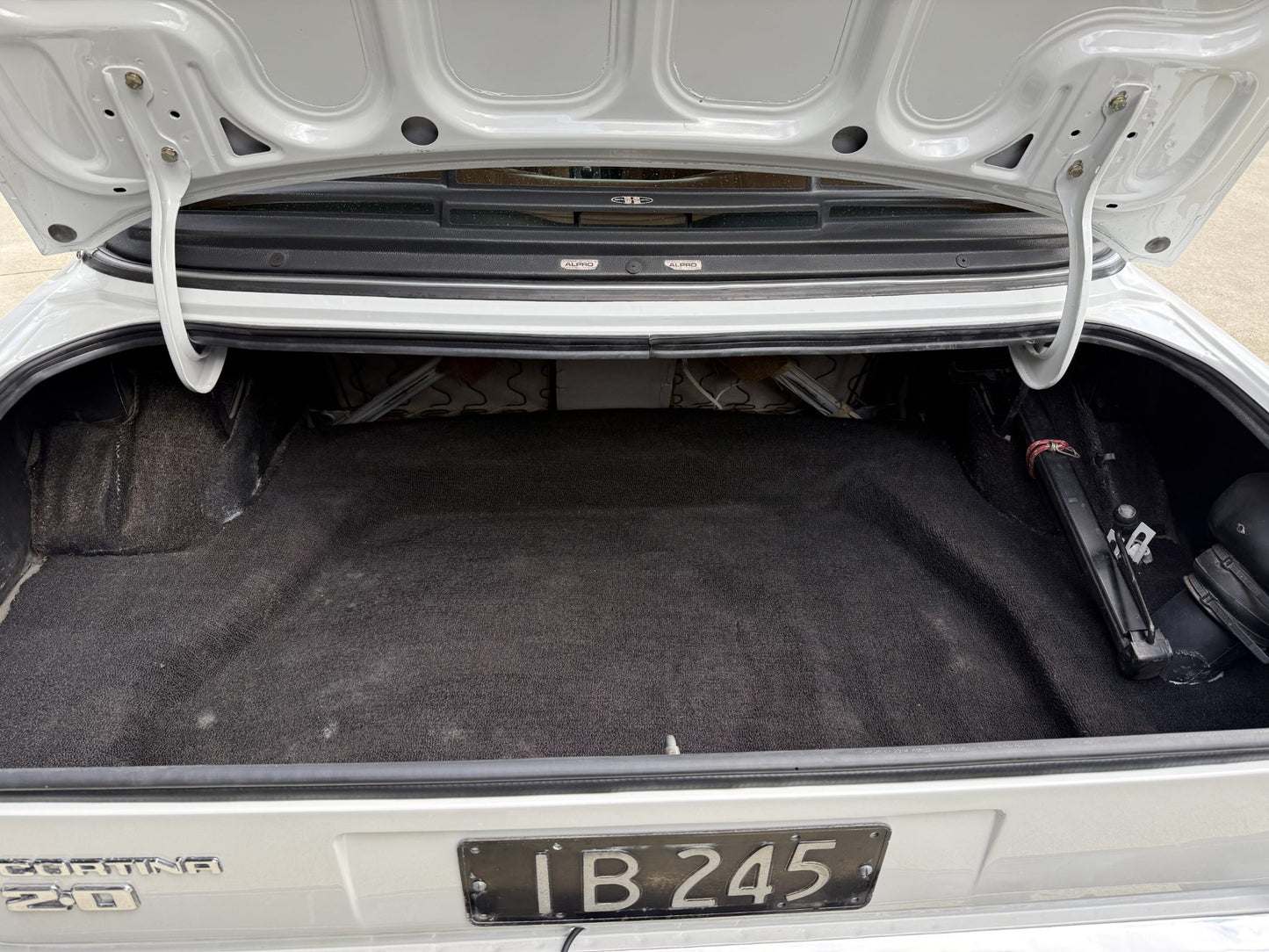 1977 Ford Cortina MK4, 2.0 Ghia