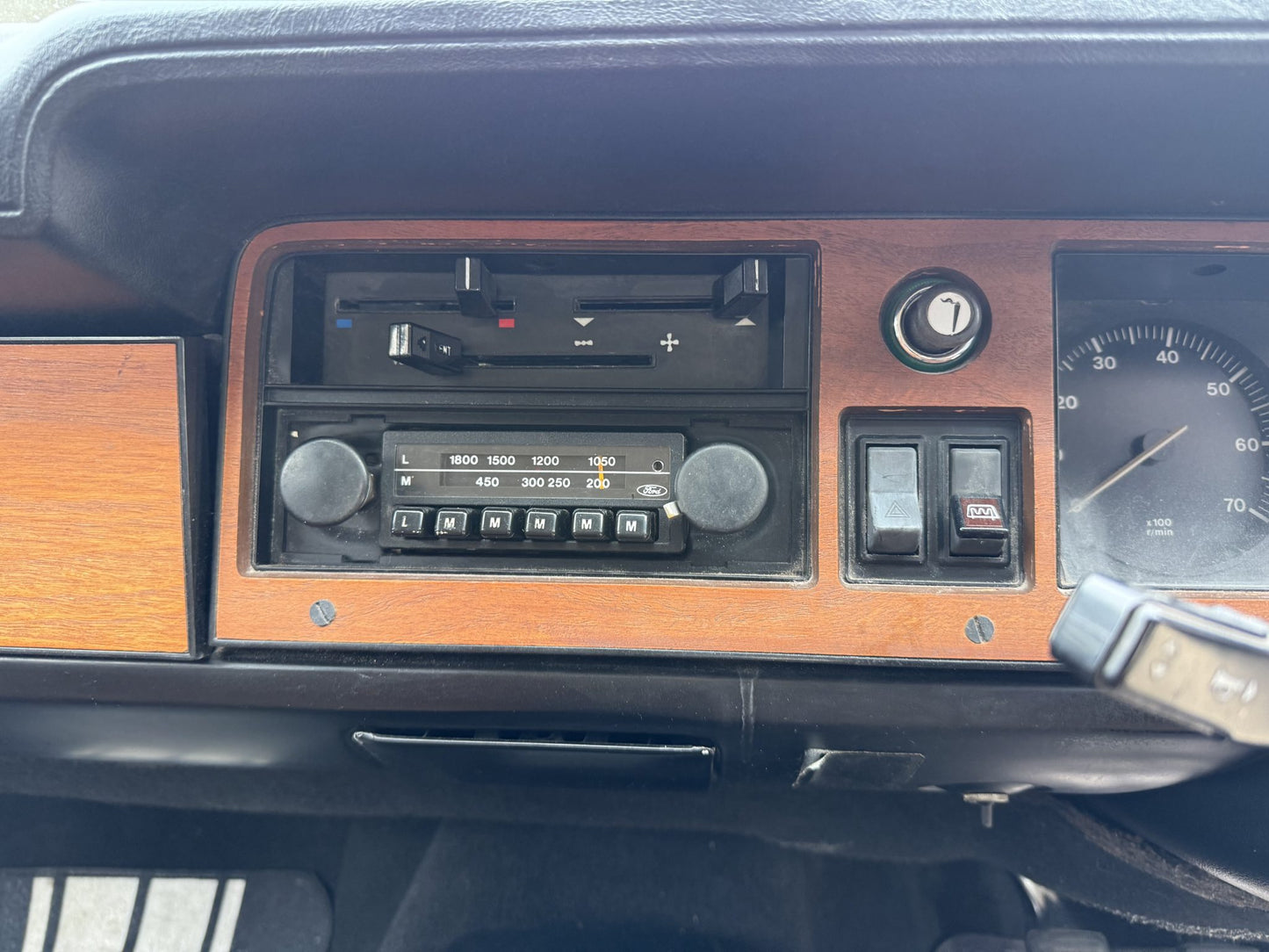 1977 Ford Cortina MK4, 2.0 Ghia
